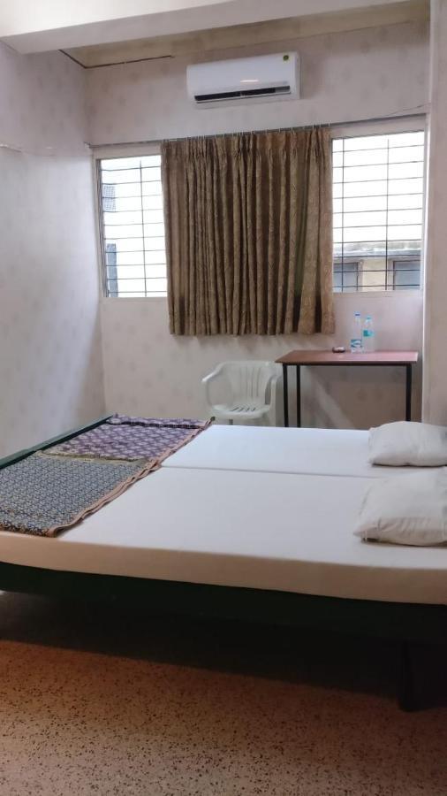 Solanki Guest House Kolhapur Exterior photo