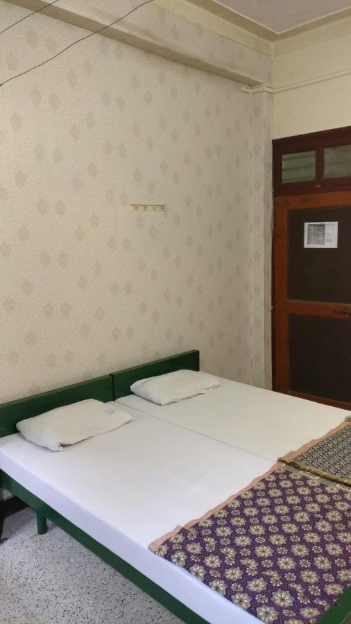 Solanki Guest House Kolhapur Exterior photo